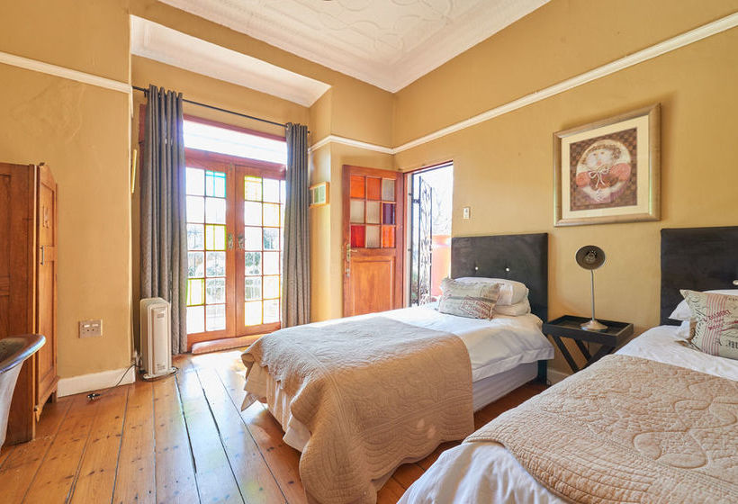 Pension 84 On Fourth 8