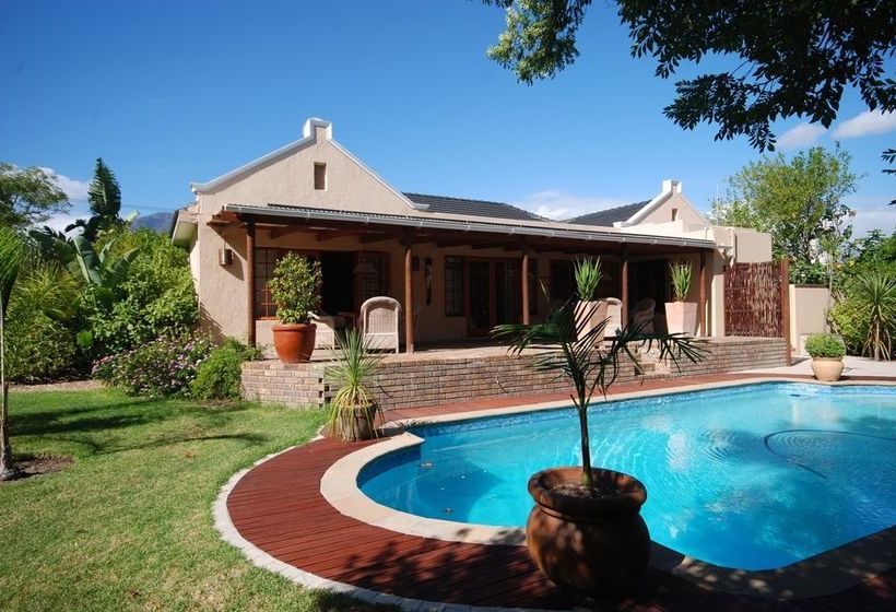 Pension Khashamongo Guesthouse