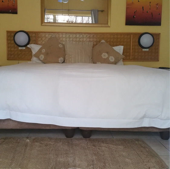 Pension Flintstones Guest House Fourways 1