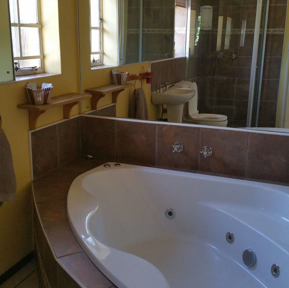 Pension Flintstones Guest House Fourways 4