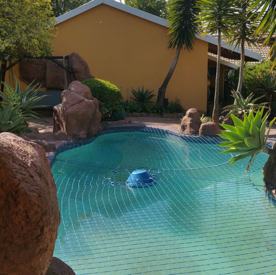 Pension Flintstones Guest House Fourways 6