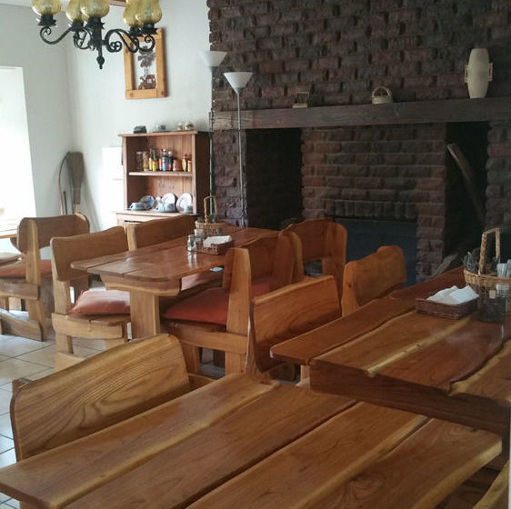 Pension Flintstones Guest House Fourways 7