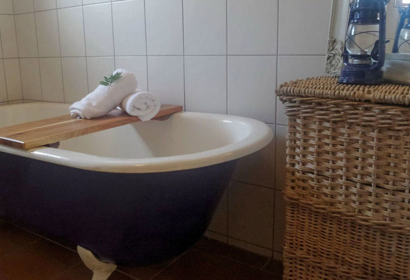 The Country Cottage 4