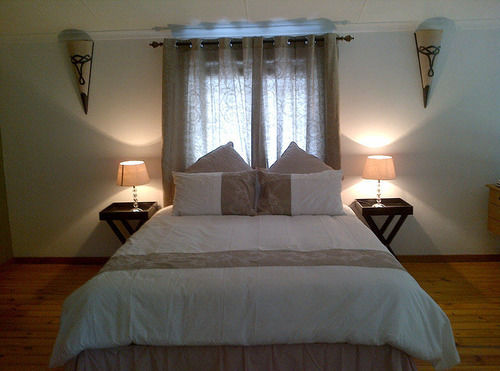 Six Valk Avenue Guest House 1