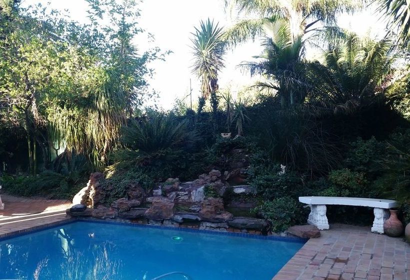 Six Valk Avenue Guest House 13