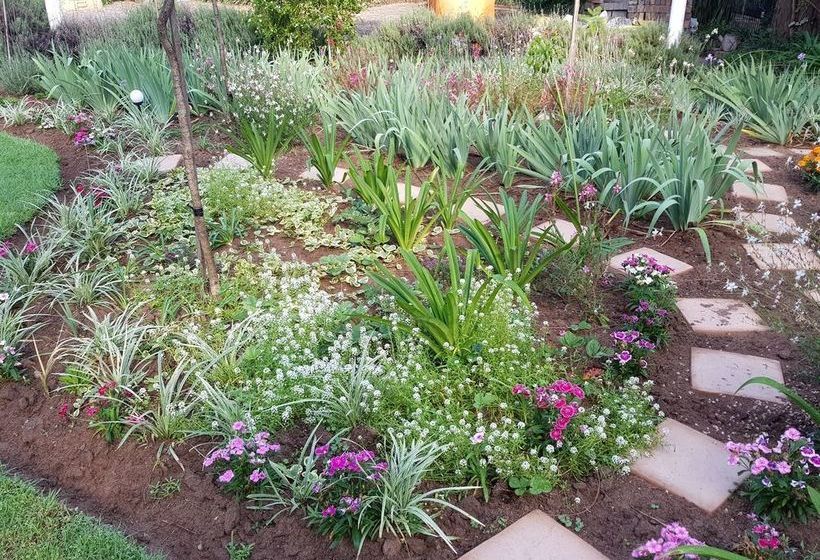 Six Valk Avenue Guest House 17