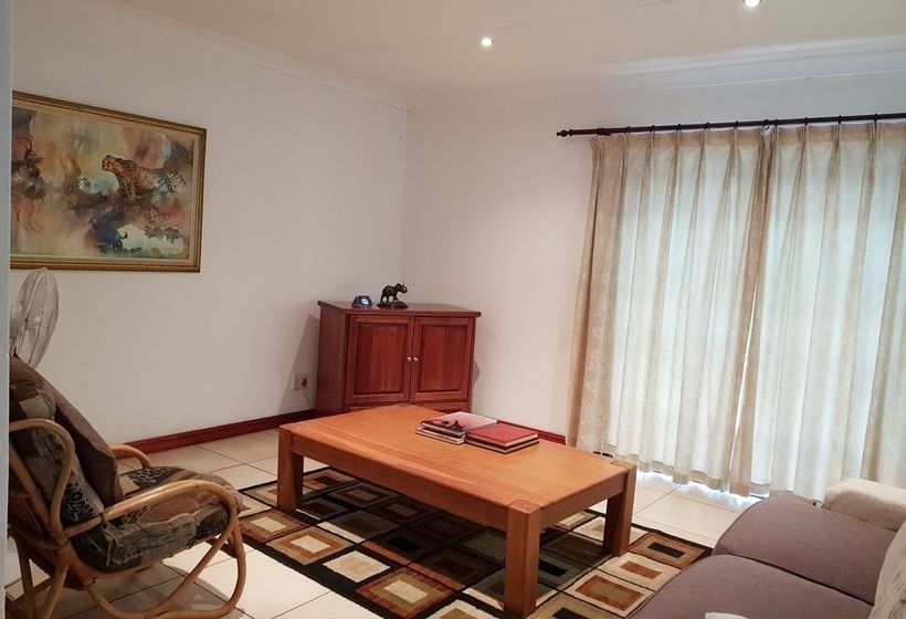 Six Valk Avenue Guest House 3