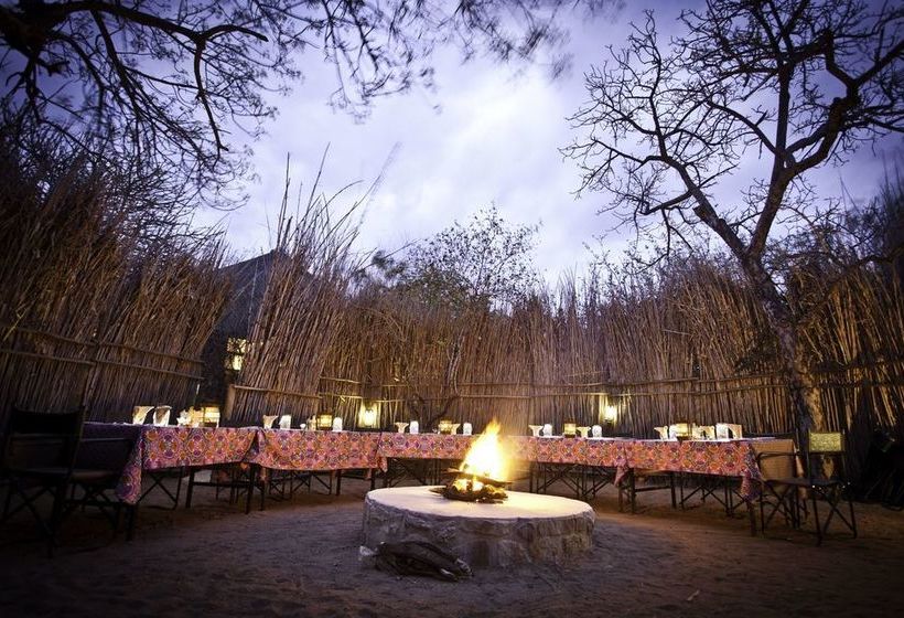 Hotel Sausage Tree Safari Camp 18