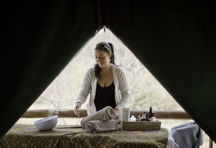 Hotel Sausage Tree Safari Camp 5