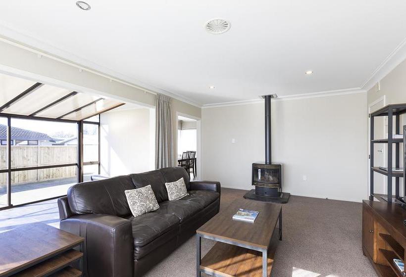 Motel Colonial Court Motor Inn 2