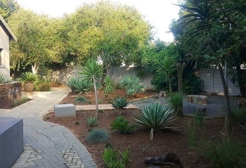 Pension Aerotropolis Guest Lodge 1