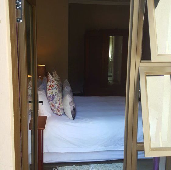 Pension Aerotropolis Guest Lodge 18