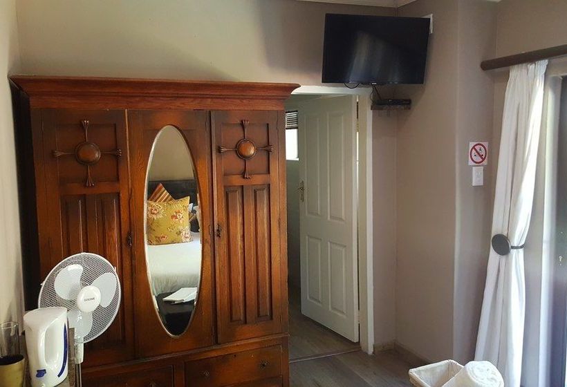 Pension Aerotropolis Guest Lodge 8