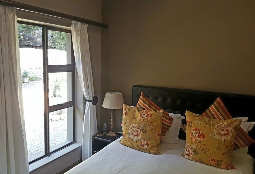 Pension Aerotropolis Guest Lodge 9