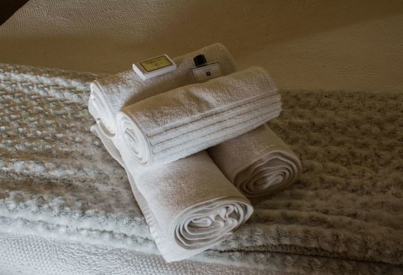 Pension A Bed Above 4