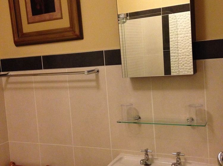 Bed and Breakfast Acacia House Executive Suite 6