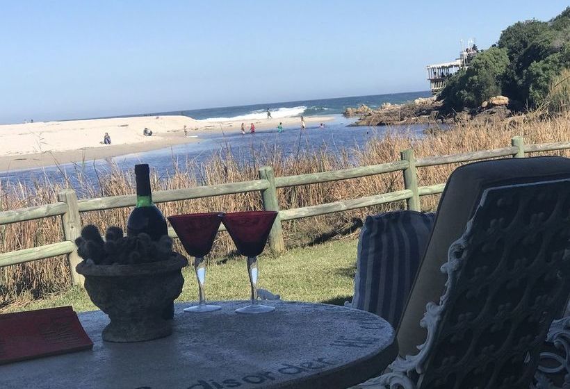 Kennedy's Beach Villa 16