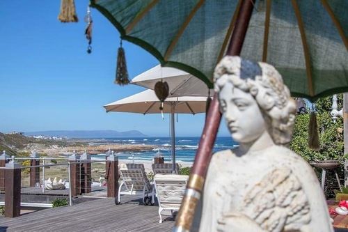 Kennedy's Beach Villa 17