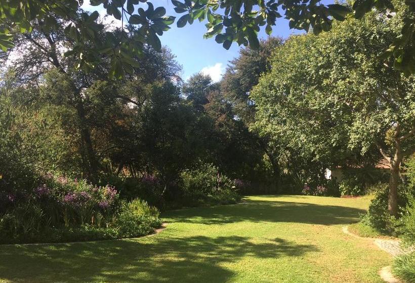 Bed and Breakfast Random Harvest Country Cottages 1