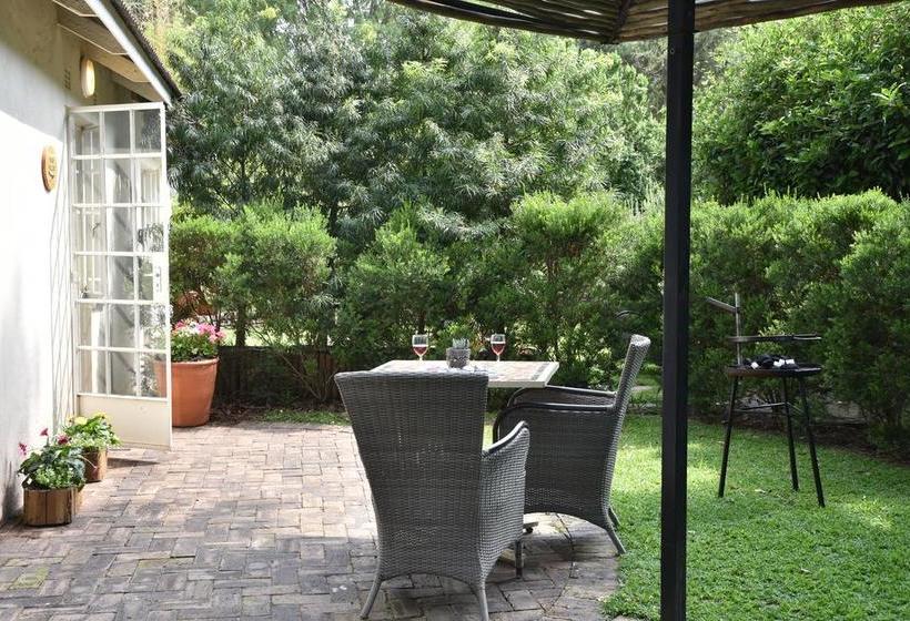 Bed and Breakfast Random Harvest Country Cottages 4