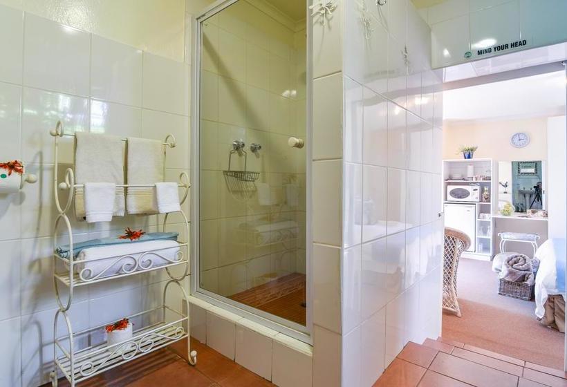 Bed and Breakfast Random Harvest Country Cottages 7