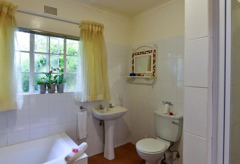 Bed and Breakfast Random Harvest Country Cottages 8