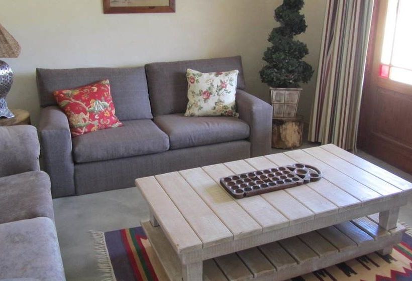 Seven Oaks Vineyard Cottages 10