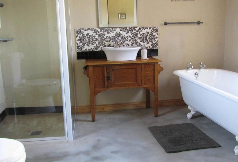 Seven Oaks Vineyard Cottages 13