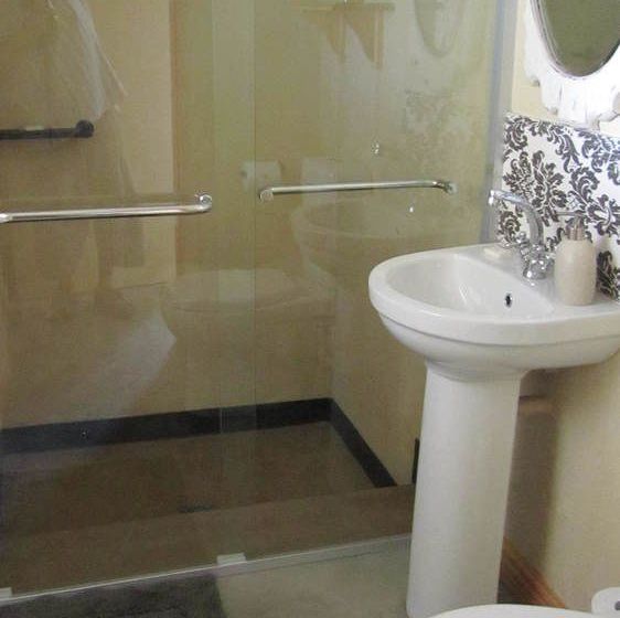 Seven Oaks Vineyard Cottages 14