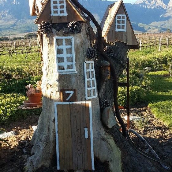 Seven Oaks Vineyard Cottages 17