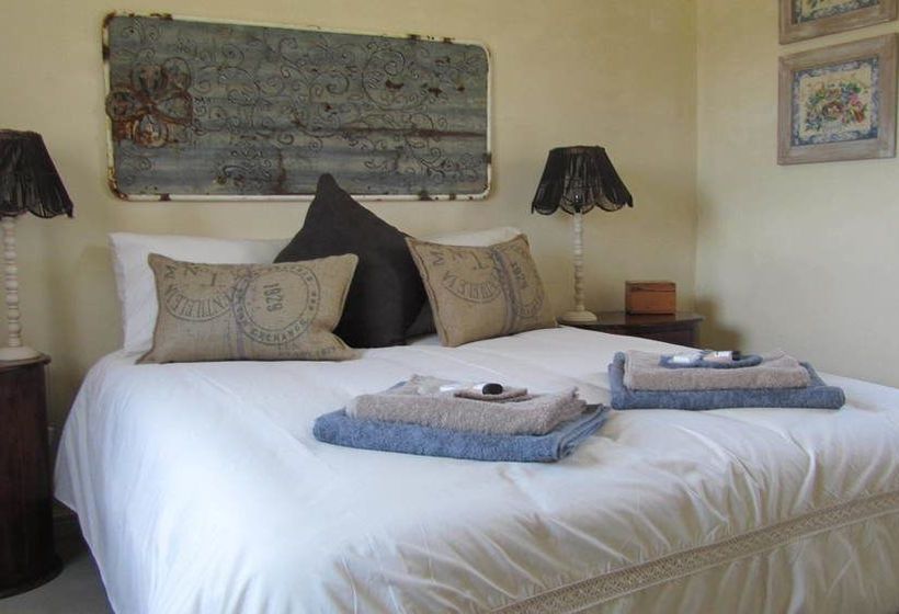 Seven Oaks Vineyard Cottages 7