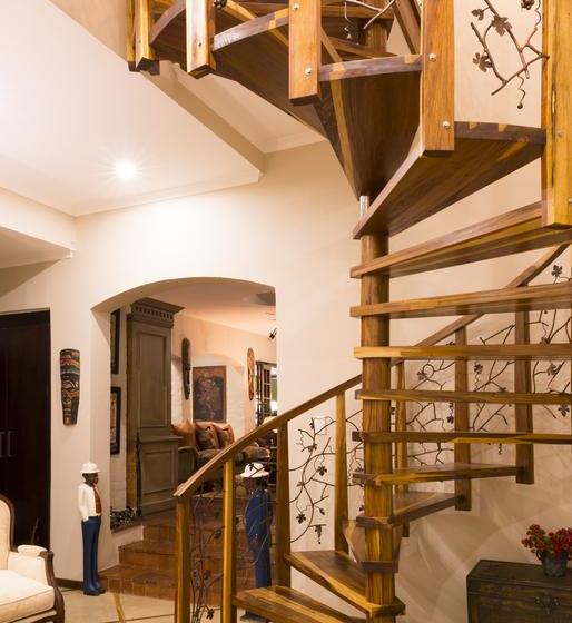 Pension Five Burnham 18