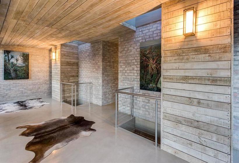 The House Quarters 10