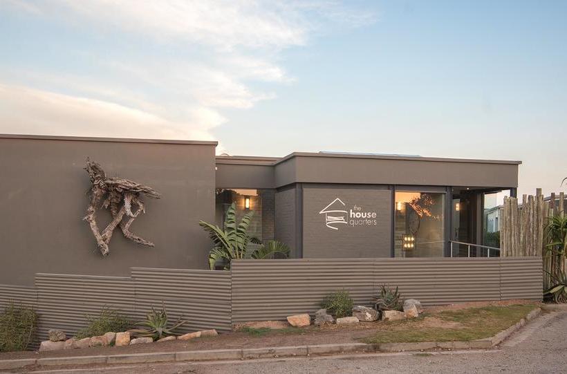 The House Quarters 11