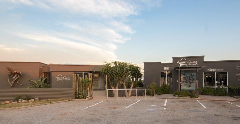 The House Quarters 14