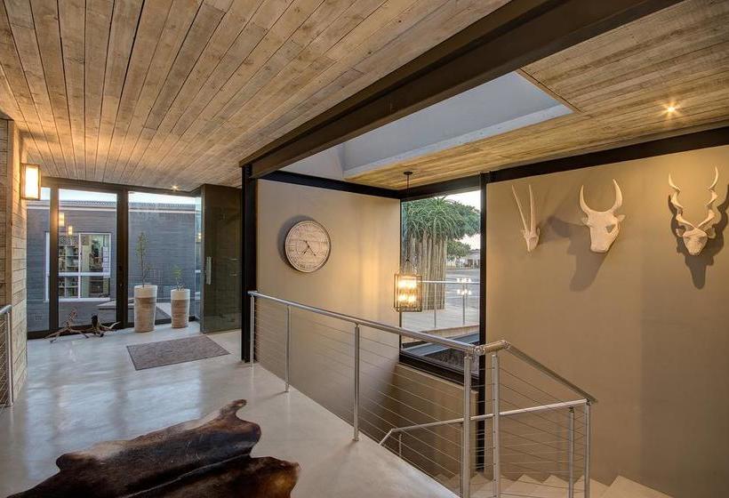 The House Quarters 9