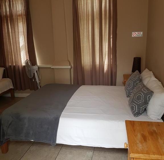 Hostel Oasis Shanti Backpackers 10