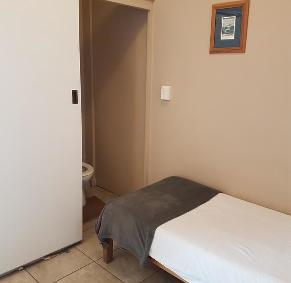 Hostel Oasis Shanti Backpackers 12