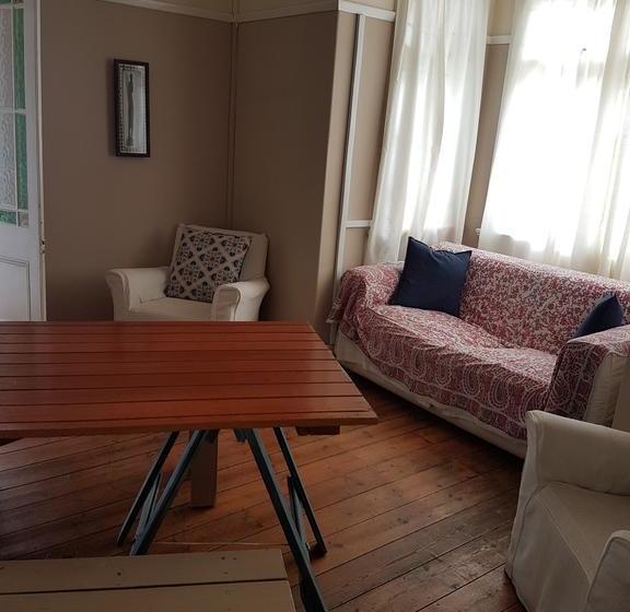 Hostel Oasis Shanti Backpackers 6