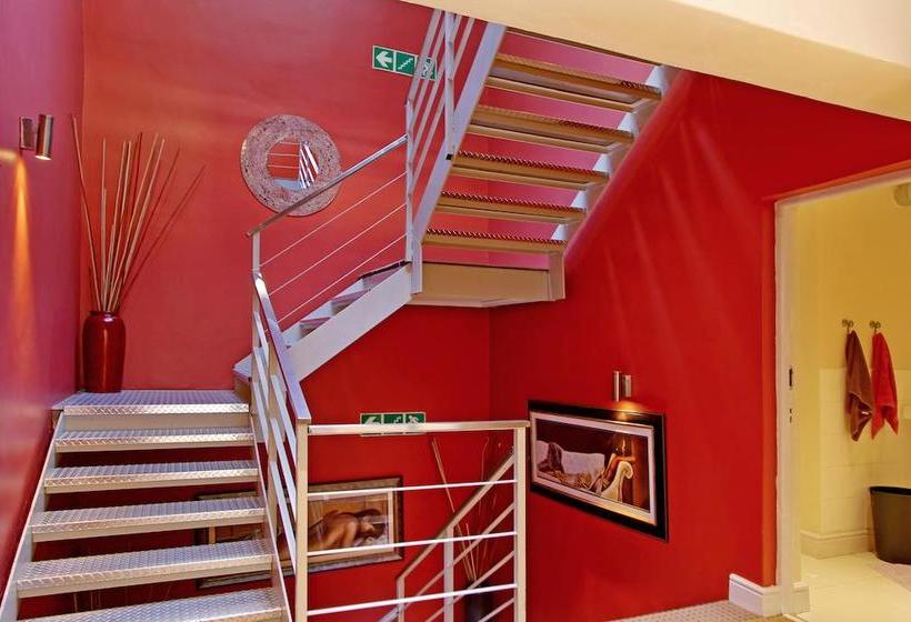 Hostel Forty8 Backpackers 11