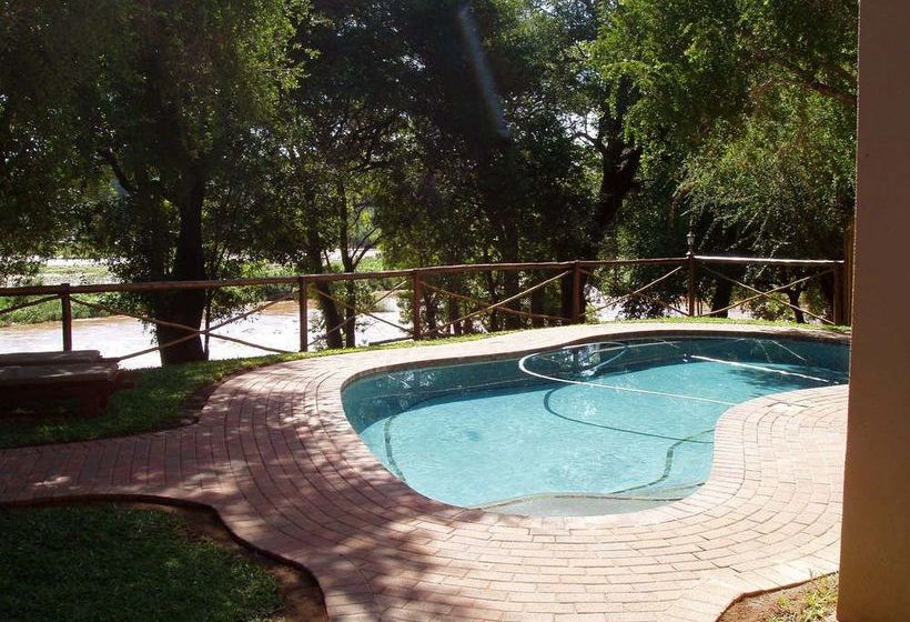 Bed and Breakfast River House 13