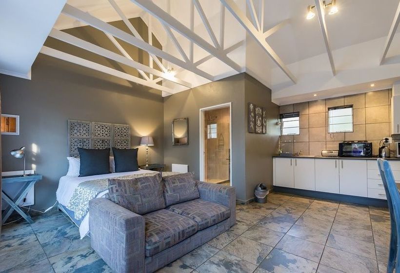 Pension Silverstone Guest House 4