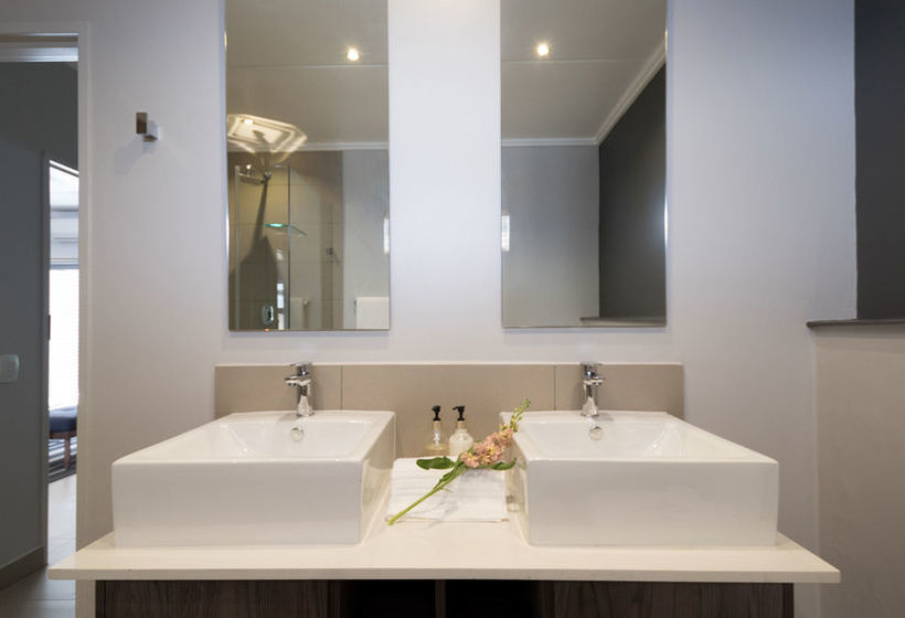 Insignia Luxury Apartments 10