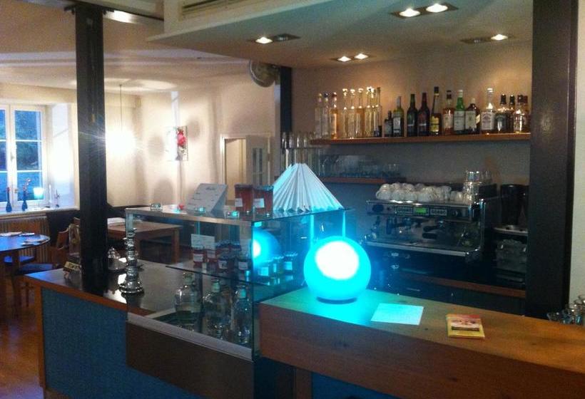 Hôtel Restaurant Kreuz 10