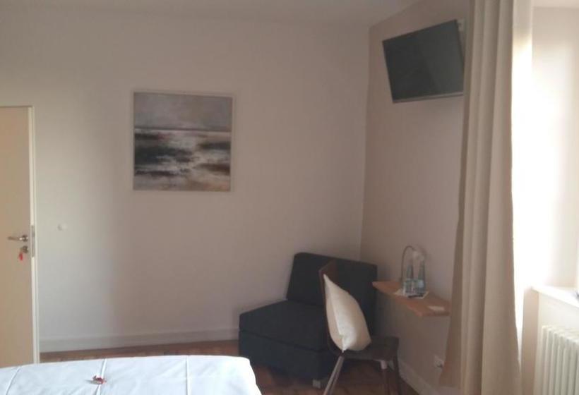 Hôtel Restaurant Kreuz 11