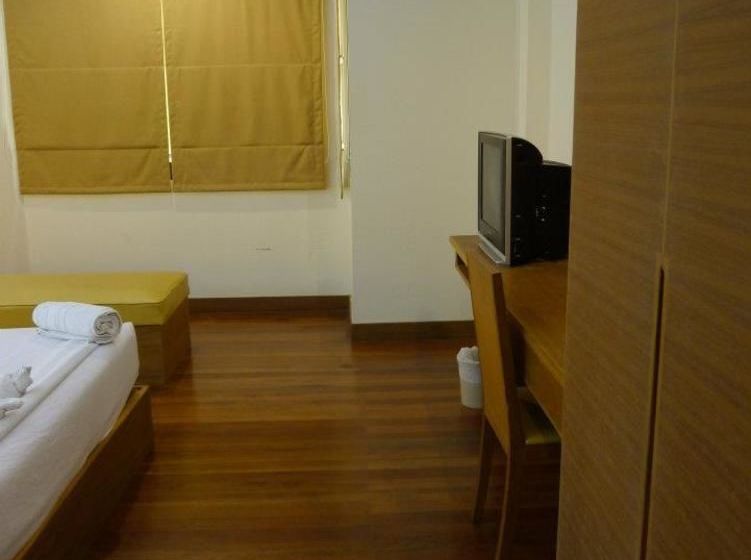 Baan Saikao Plaza Hotel & Service Apartment 10