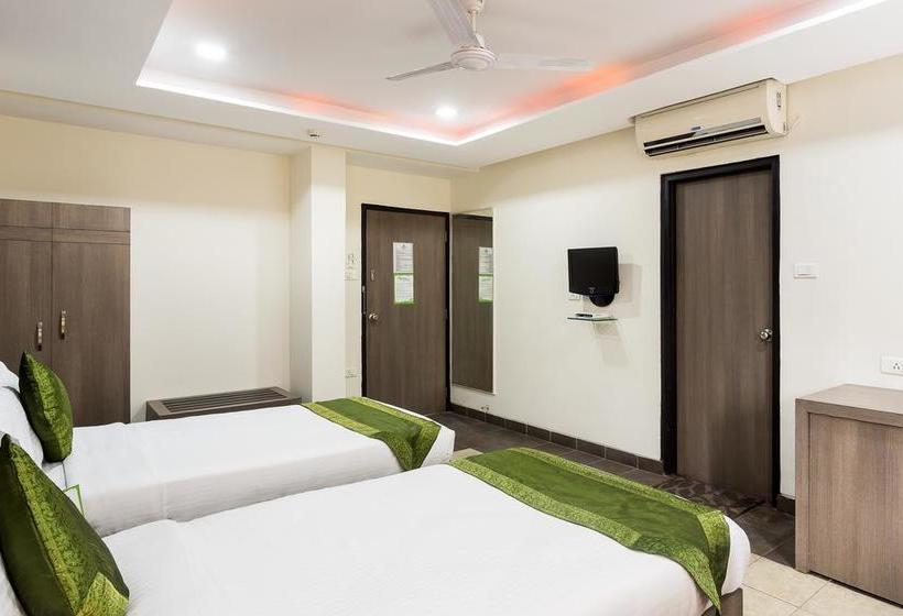 Hotel Treebo Fort Club 11