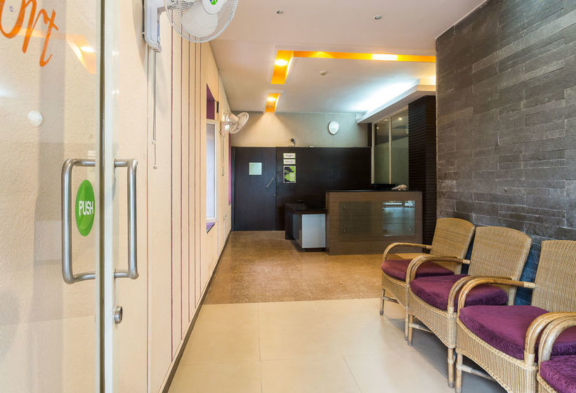 Hotel Treebo Fort Club 13