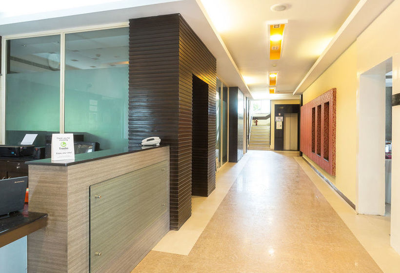 Hotel Treebo Fort Club 14