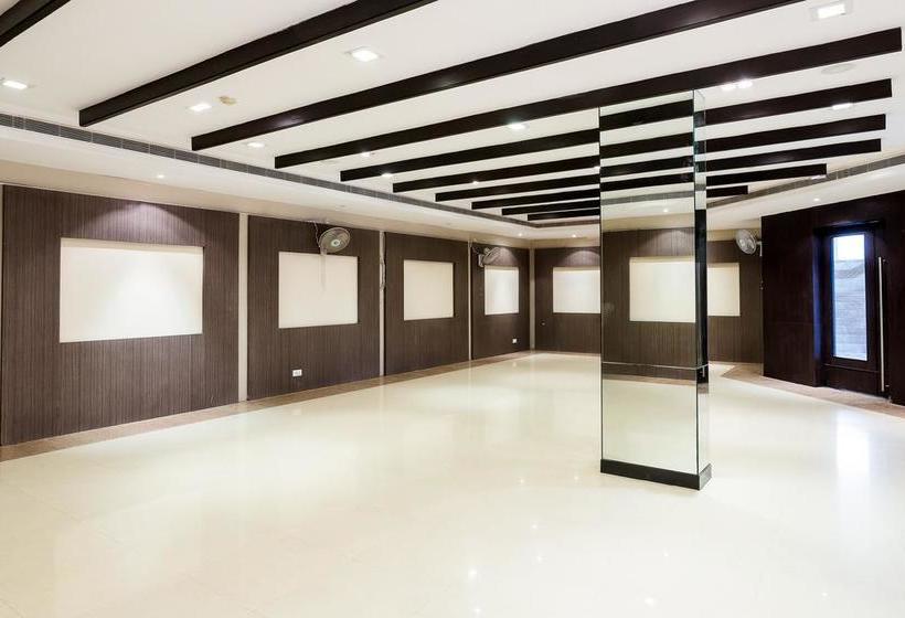 Hotel Treebo Fort Club 2